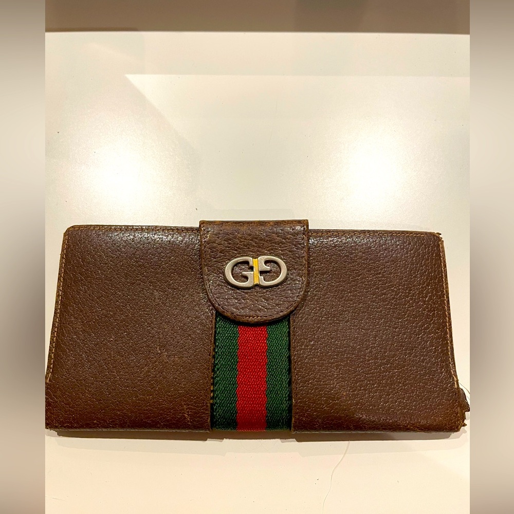 Vintage Gucci, brown leather wallet with signature, red and green stitching